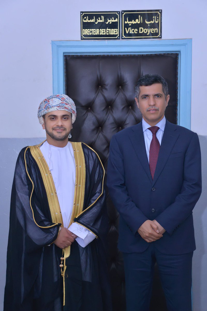 alkhatri555's tweet photo. الحمد لله
حمداً يليق بجلال وجهه وعظيم سلطانه

اجتزنا مناقشة اطروحة الدكتوراة بعنوان ( التحولات في البيئة التعليمية المحفزة على الابتكار في ضوءً رؤية عُمان 2040) في جامعة تونس 

بمرتبة مشرف جداً

وبحضور سعادة الدكتور هلال بن عبدالله السناني سفير السلطنة المعتمد لدى جمهورية تونس https://t.co/xqTiKvgGCf