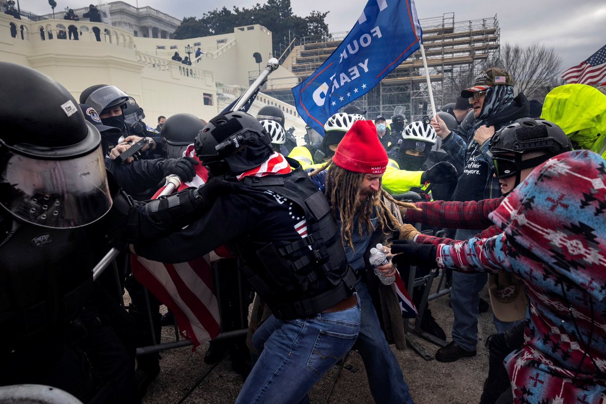 joooooea's tweet photo. @lindytrader @ScottAdamsSays @Hanjarolol Sorry, I forgot to include the batons, flag poles, sledgehammers, and bats. Here you go. “Unarmed” my asshole. https://t.co/Sx4YplASmZ