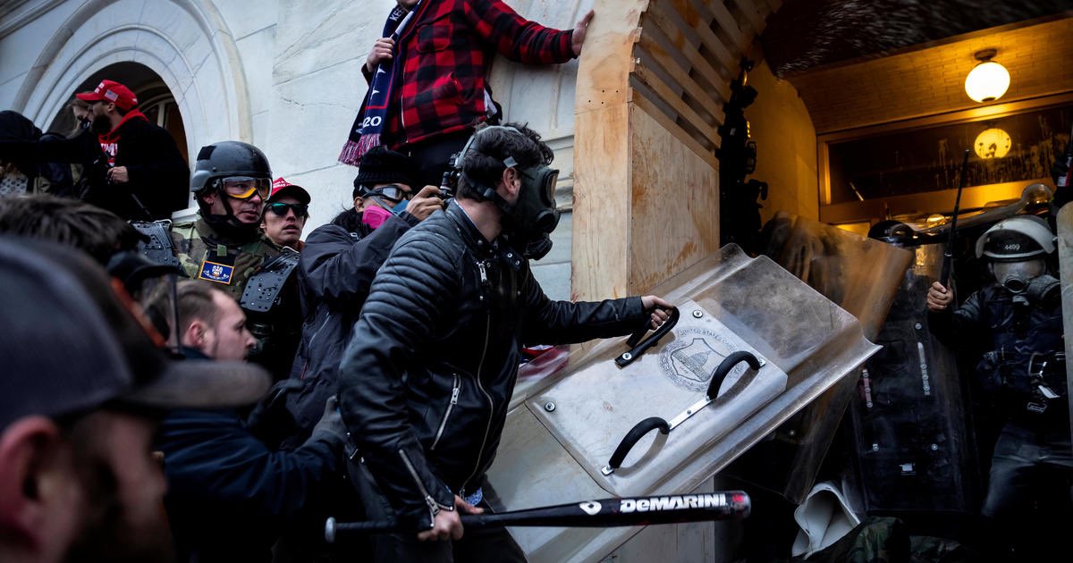 joooooea's tweet photo. @lindytrader @ScottAdamsSays @Hanjarolol Sorry, I forgot to include the batons, flag poles, sledgehammers, and bats. Here you go. “Unarmed” my asshole. https://t.co/Sx4YplASmZ