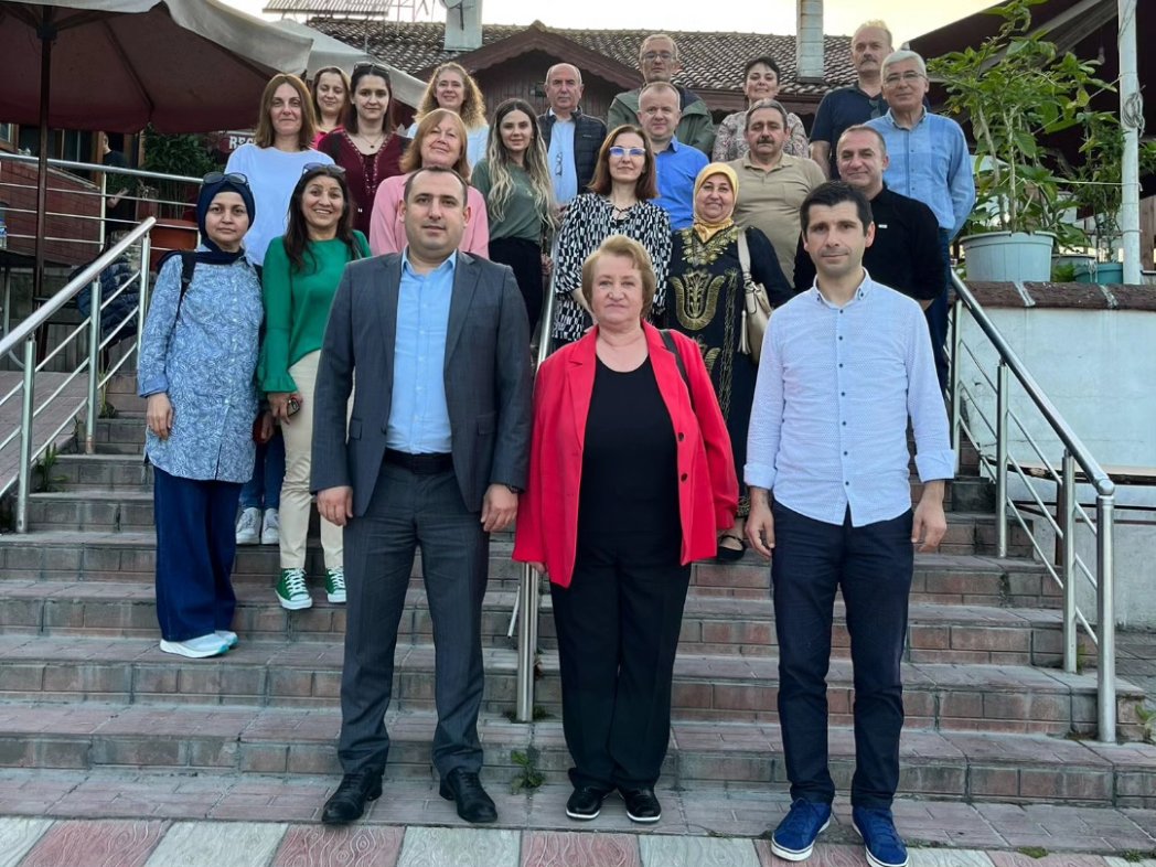 Kemal Sabriye Ocakçı İlkokulu Ailesi olarak Fatma Eğritaş öğretmenimizin emeklilik yemeğinde bir araya geldik. Fatma öğretmenimize emeklilik hayatında sağlık, mutluluk ve huzur diliyoruz.
#kemalsabriyeocakçıilkokuluailesi