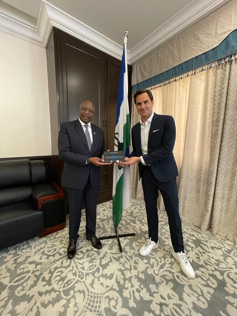 rogerfedererfdn's tweet photo. On his first day in Lesotho🇱🇸, @rogerfederer met with high-level government officials. He urged for #earlylearning to be scaled up, meeting with key decision-makers in government as well as from the private and development sectors. https://t.co/daEjLmGcnF