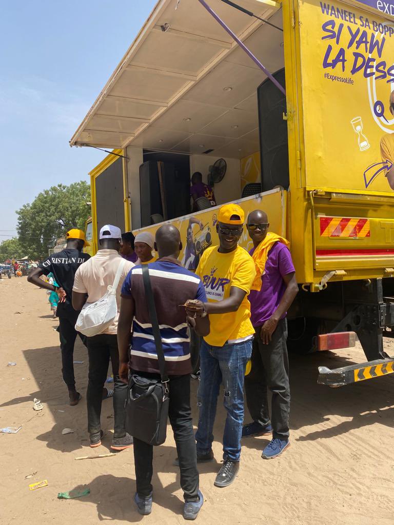 expressosenegal's tweet photo. Merci aux habitants de Niakhar. 👏🏽🥳
Sen taxawaay rafetna. 🙌🏾
Nous somme toujours à Fatick, wa Diouroup ak wa Ndiongolor paré leen !
Expresso, ñoko bokk 🟣🟡
#Expressocisagox
#Expressolife
#liggéeyngirseenbànneex https://t.co/KnpTu86Ggd