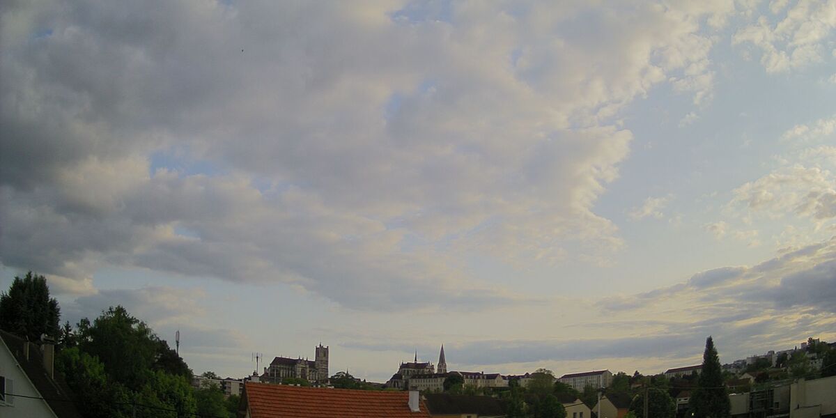 En ce moment, le ciel d'#Auxerre #live #SecretsAuxerre