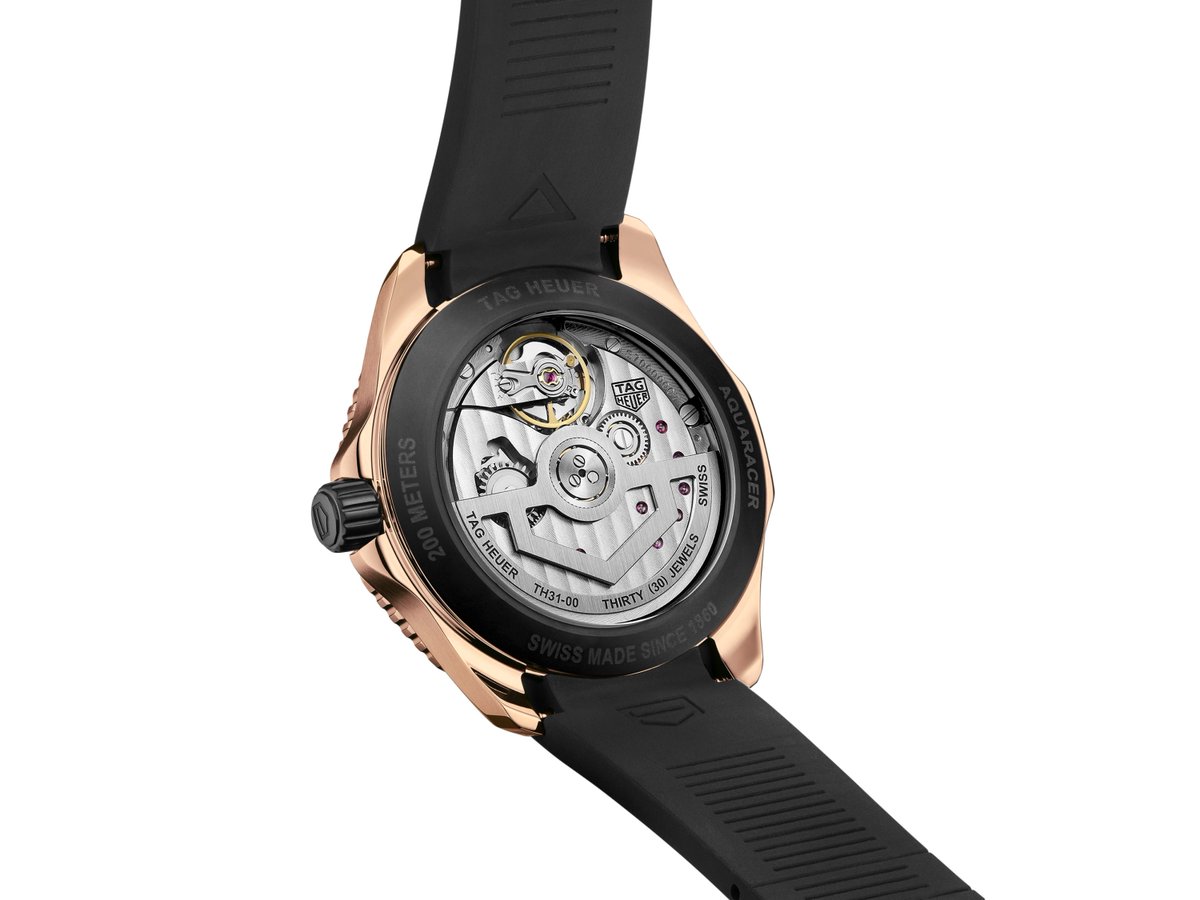 shopdonghocom's tweet photo. RT #waches WatchTime: @TAGHeuer is breathing new life into its Aquaracer Professional 200 with the latest updates clad in either yellow or rose gold. The metallic exterior adds a bold edge to the sporty design, all while maintaining its robust dive funct… https://t.co/r5eoFkpfdy