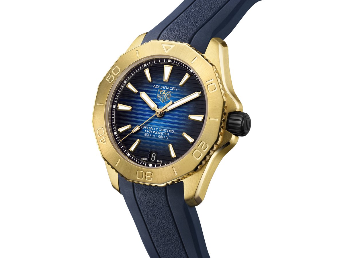 shopdonghocom's tweet photo. RT #waches WatchTime: @TAGHeuer is breathing new life into its Aquaracer Professional 200 with the latest updates clad in either yellow or rose gold. The metallic exterior adds a bold edge to the sporty design, all while maintaining its robust dive funct… https://t.co/r5eoFkpfdy