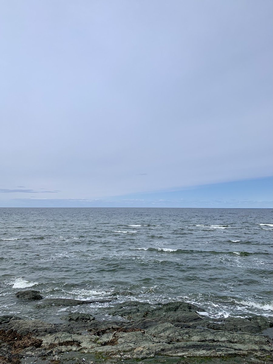 NMatanais's tweet photo. Le fleuve St-Laurent aujourd’hui. #PetitMatane #Matanie #Gaspésie #Québec https://t.co/smTIeDbuio