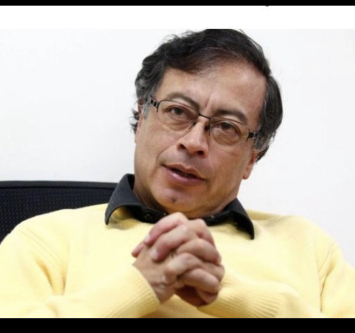 Jhonffonseca's tweet photo. ¿Definitivamente Firmarías para sacar a Gustavo Petro de la presidencia hoy mismo? 🇨🇴SI🔄❤️  NO💬🤔 https://t.co/WXn0cBd7ji