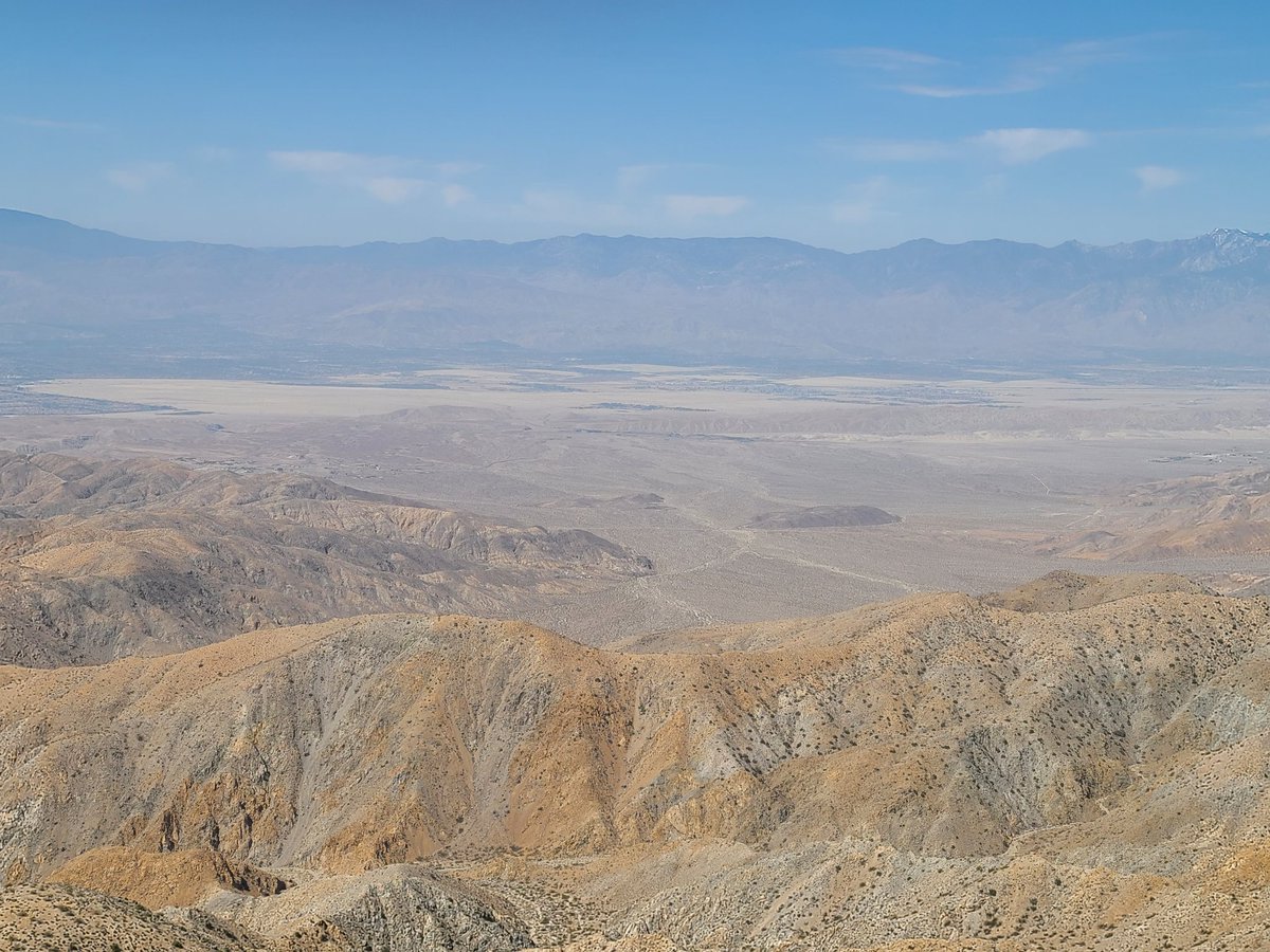 Goducks2003's tweet photo. Just saw the #SamAndreasFault and #SaltSea here at @joshuaTreeNP https://t.co/Peox6nSJ27