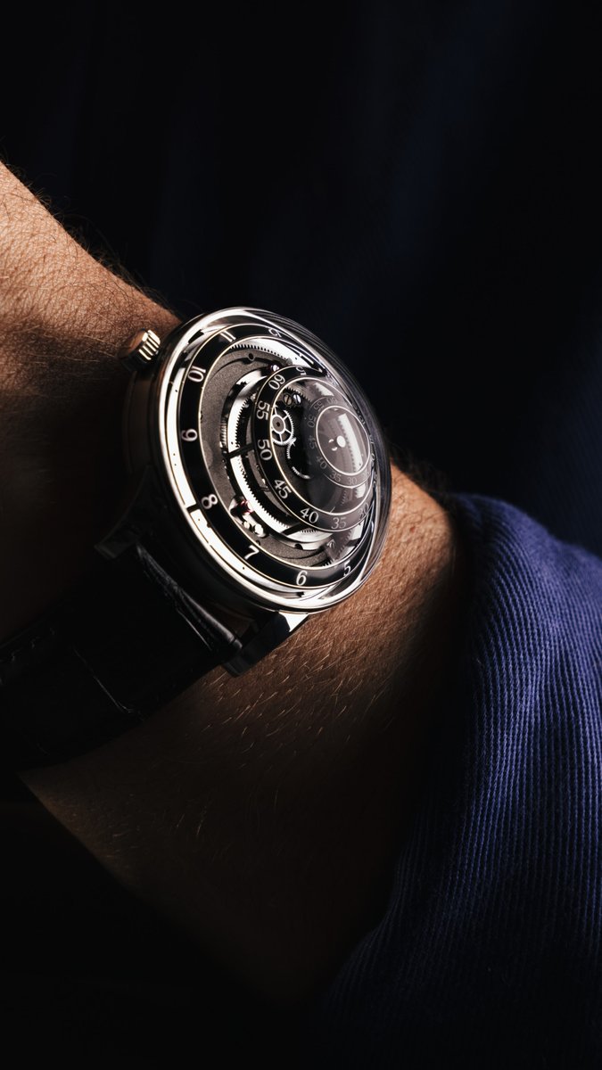 shopdonghocom's tweet photo. RT #waches WatchTime: Trilobe’s Une Folle Journée Dune weds innovative technical mastery with an ultra-modern design aesthetic. With three distinct rotating rings used to indicate the time, the unique timepiece is clad in elegant rose gold. 

… https://t.co/wWjqwz5U4F