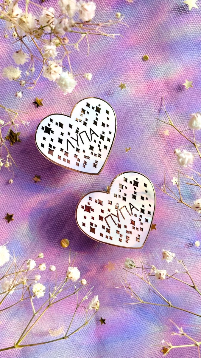 Вы лупа или пупа? Или оба сразу? Или никто? 
Неважно! Важно, что для <a href="/byvilka/">Вилка 💜🌸✨</a> мы изготовили пины на все случаи! ✌️