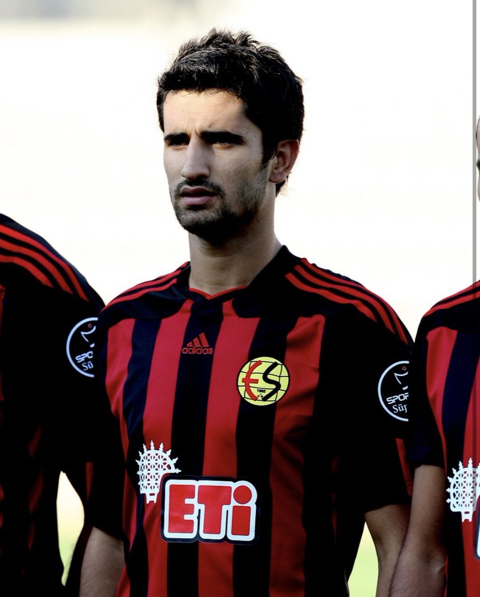 Toprağa düşene kadar 🖤❤️.  #eskişehirspor