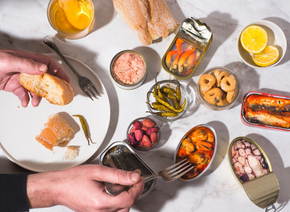 Tinned fish is going viral! Tips for buying quality #tinnedfish, from <a href="/EatThisNotThat/">Eat This, Not That!</a>:
🐟 Look for BPA-free cans
🐟 Keep an eye on sodium levels
🐟 Select certified fish (<a href="/BAP_Seafood/">BAP Certification</a>!)
🐟 If the fish is packaged in liquid, go with water or a healthy oil

bit.ly/3WbQBqE