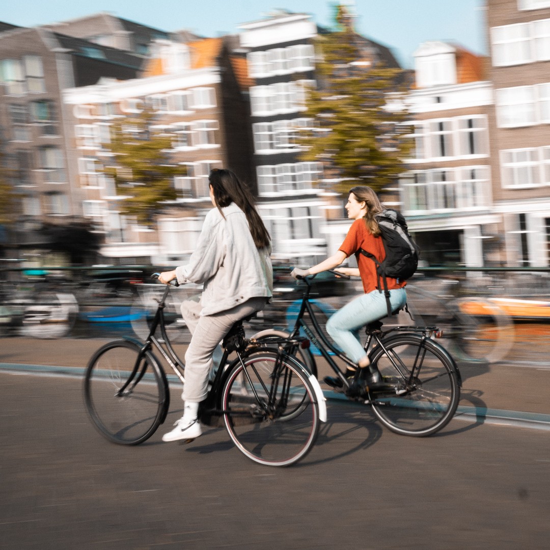 Estas son las 5 ciudades más #bikefriendly de Europa:

🚴‍♂️ Copenhague.
🚴‍♂️ Ámsterdam.
🚴‍♂️ Utrecht.
🚴‍♂️ Amberes.
🚴‍♂️ Estrasburgo.
ow.ly/ejbK50Olm1j