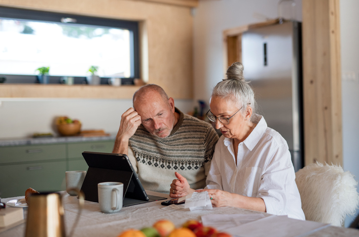 Another year older and wiser, we hope.  Learn some of the top #ElderFraud scams active today to help you better protect your family’s identities and finances:
 idwatchdog.com/elder-fraud-sc…