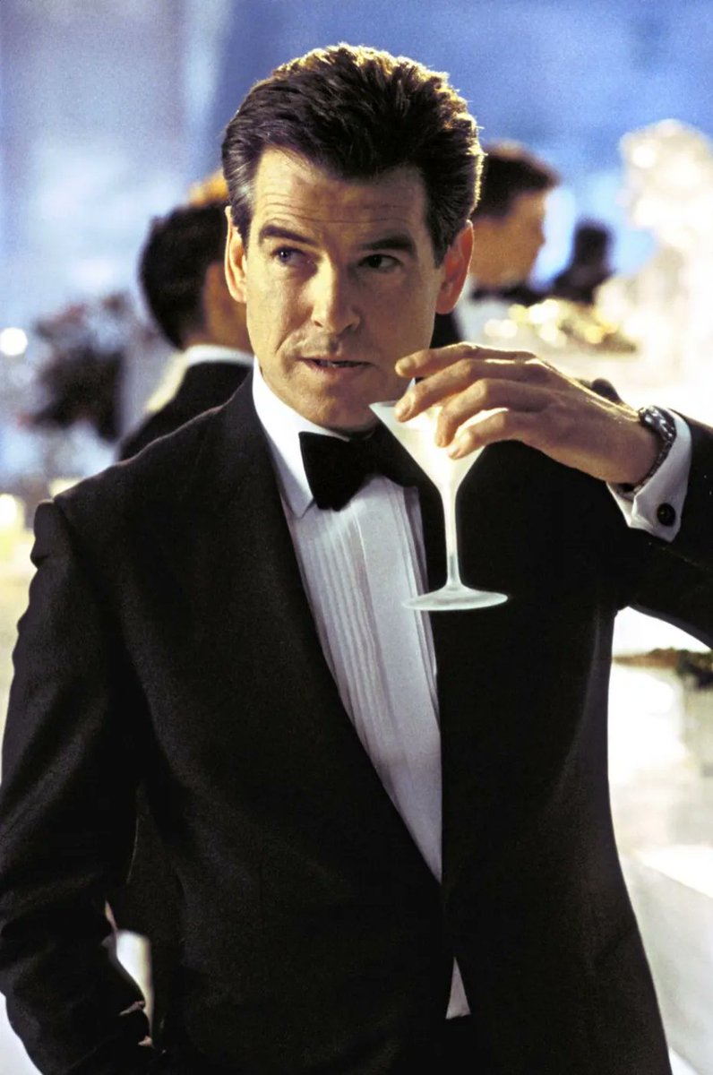 movieshots's tweet photo. Happy Birthday to the talented Pierce Brosnan! From his iconic portrayal of James Bond to many other memorable roles, he truly created film history! His charm and wit have won the hearts of audiences around the world. Here‘s to you! 🥳🎂
#HappyBirthdayPierceBrosnan #007Forever https://t.co/55RlxwWJlM