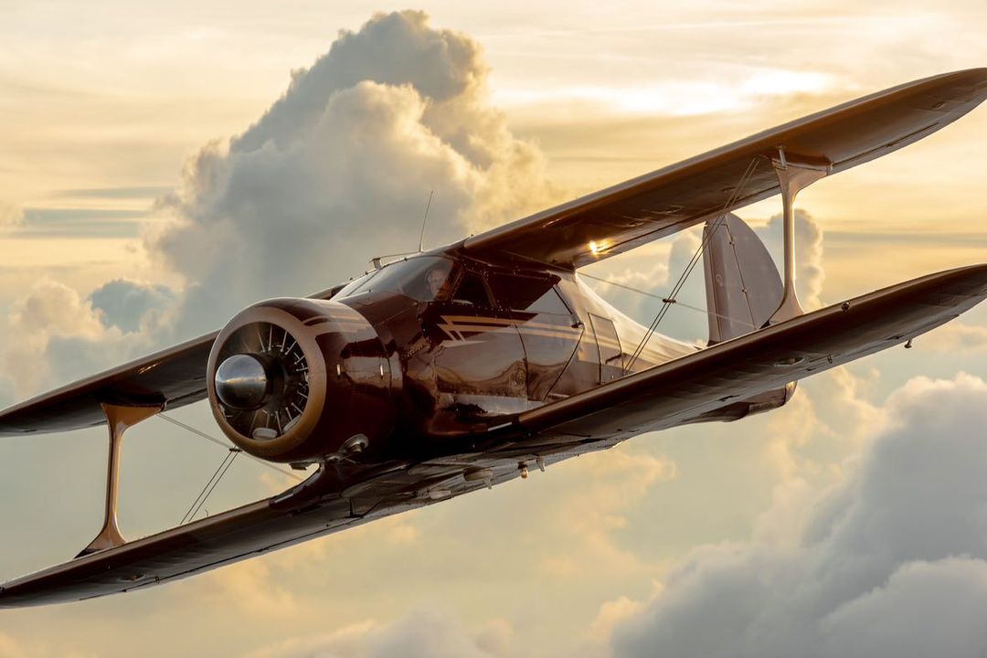 Staggerwing in golden light above the clouds ⛅️

Photo by Philipp Prinzing

#FlyBeechcraft #aviation #avgeek #aviationhistory