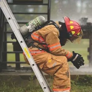 🧠🔥 
إدارة التوتر أمر ضروري لرجال الإطفاء. تعلم استراتيجيات مثل التنفس العميق والتأمل للتخلص من ضغوط العمل.
 #توتر #صحة_نفسية