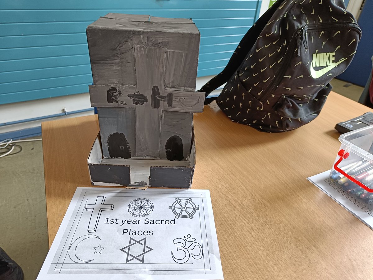 MsRachMurphy's tweet photo. 1st year RE Sacred Places Art Display @mercyinchicore @ceist1 https://t.co/2RLRy0ynsS