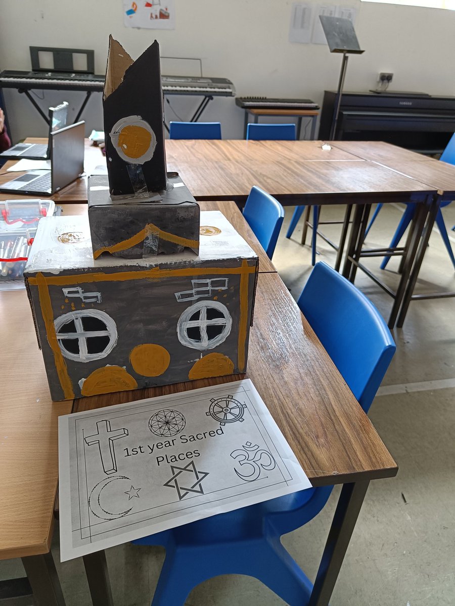 MsRachMurphy's tweet photo. 1st year RE Sacred Places Art Display @mercyinchicore @ceist1 https://t.co/2RLRy0ynsS