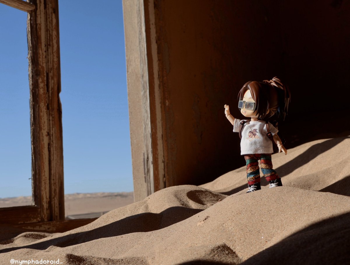 nymphadoroid_'s tweet photo. Discovering ruins #levihan #nendoroid #sandcity #namibia #nendography #kolmanskop https://t.co/EadTnSB2z5