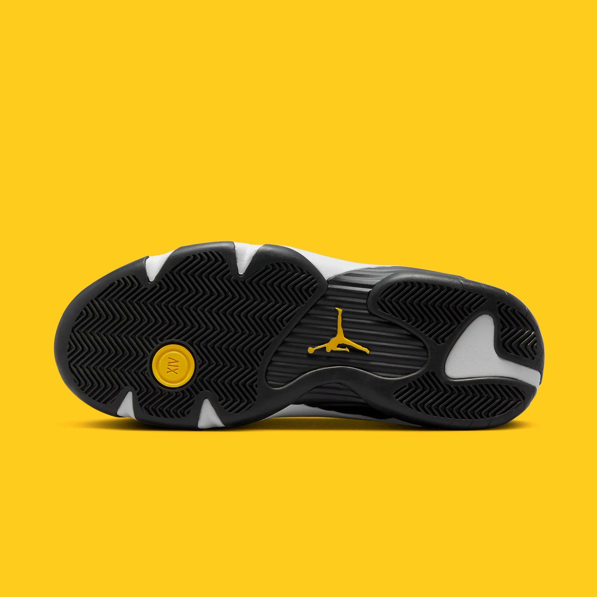 SneakerAlertHD's tweet photo. The Air Jordan 14 "Laney" drops end of this month 🔵🟡

📅 May 27, 2023 https://t.co/gYYHGMdyIc