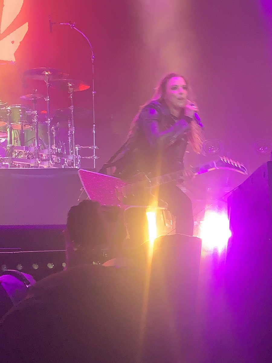 halestormcrazed's tweet photo. Can’t believe I have this pic @LZZYHALE https://t.co/JFyFl7Xd41