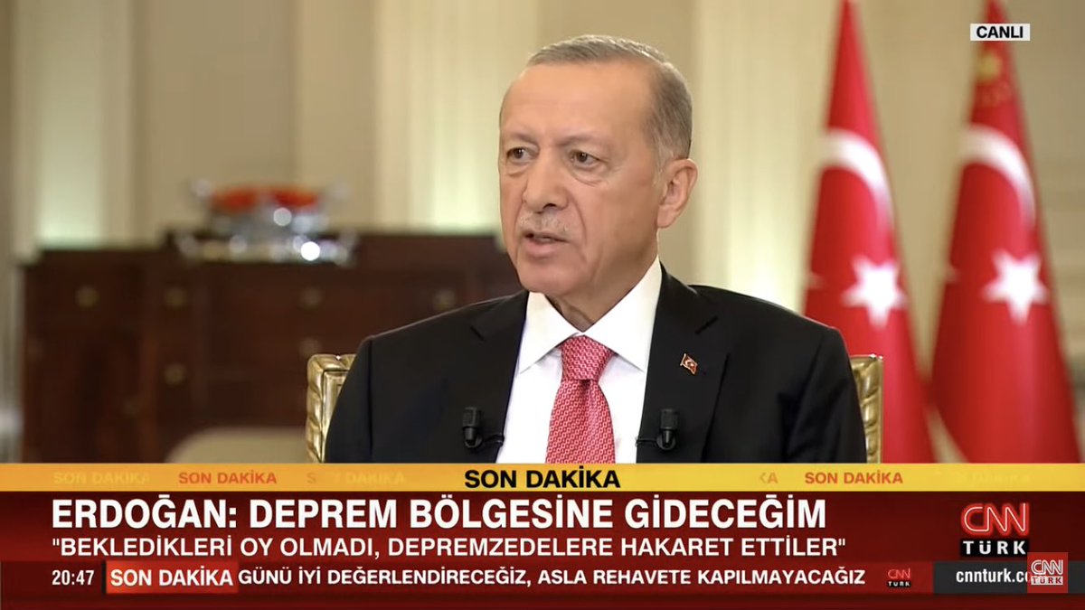 🗣️ (CANLI) CB Erdoğan: “Bakın Van depreminden sonra biz yalı gibi evler yaptık. Ama yine orada ikinci partiyiz. Durum böyle diye hizmet etmeyecek miyiz? Hiçbir zaman buradan bize oy çıkmıyor demedik. Böyle bir anlayış olabilir mi? Haşa. Bizim böyle bir beklentimiz yok.”