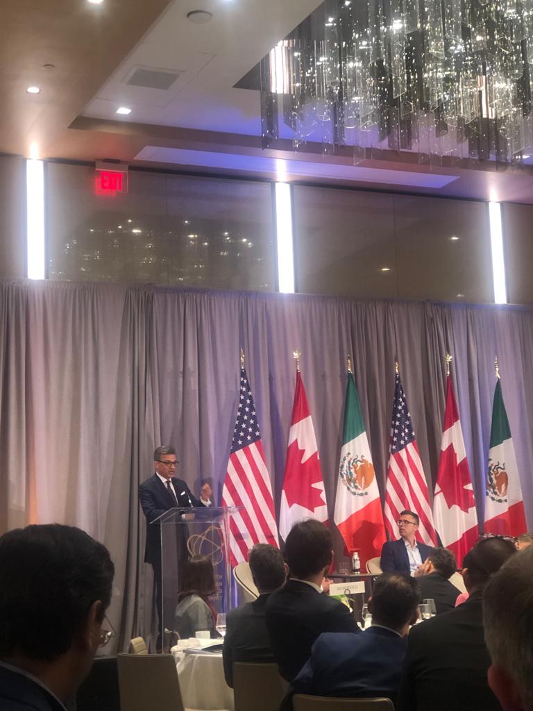 maricarmenbe71's tweet photo. Yesterday, the #NorthAmerican Business Summit gathered representatives from the private sector of 🇲🇽🇺🇸🇨🇦 to discuss how to collaborate for the prosperity of the region. In a nutshell: #StrongerTogether💪Congratulations to @BizCouncilofCan @USChamber @cceoficialmx &amp; @USMexicoFound https://t.co/fY61GGAVaV