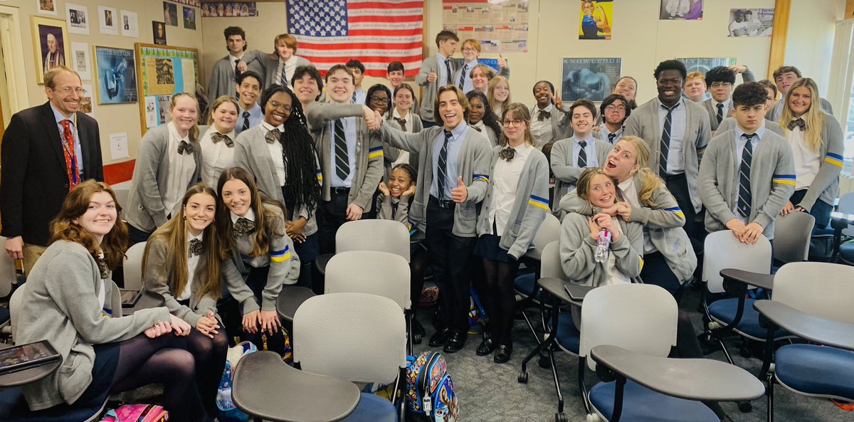 MBursig's tweet photo. Homeroom 12 D on the last day of exams! 💙💛 https://t.co/qX0uIX7kDE