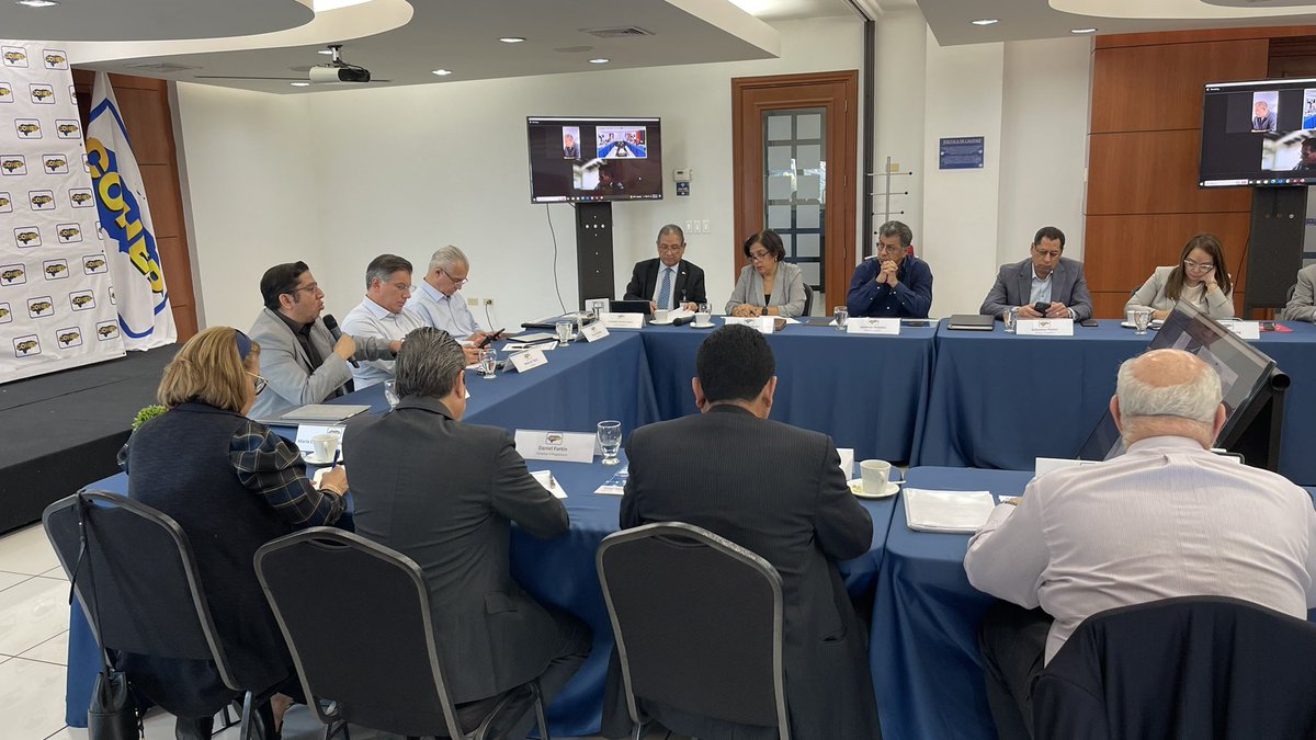 COHEPHonduras's tweet image. El Consejo Hondureño de la Empresa Privada @COHEPHonduras, se reunió con el Secretario de Estado y Gerente de la @EneeHnOficial Ing. Erick Tejeda, para conocer el Plan de Inversión de la estatal eléctrica, informarse sobre el Contrato de #EEH y otros temas relacionados con la…