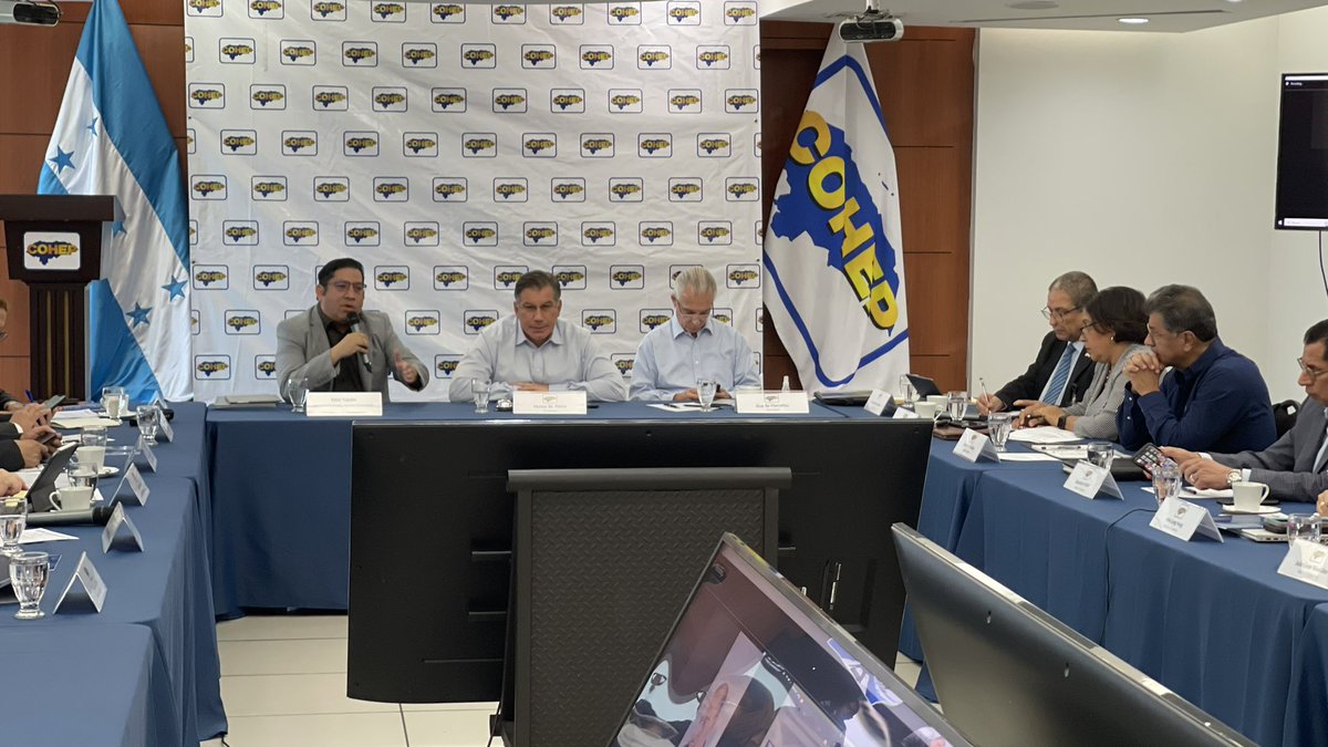 COHEPHonduras's tweet image. El Consejo Hondureño de la Empresa Privada @COHEPHonduras, se reunió con el Secretario de Estado y Gerente de la @EneeHnOficial Ing. Erick Tejeda, para conocer el Plan de Inversión de la estatal eléctrica, informarse sobre el Contrato de #EEH y otros temas relacionados con la…