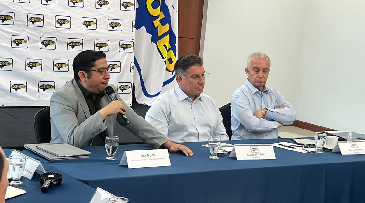 COHEPHonduras's tweet image. El Consejo Hondureño de la Empresa Privada @COHEPHonduras, se reunió con el Secretario de Estado y Gerente de la @EneeHnOficial Ing. Erick Tejeda, para conocer el Plan de Inversión de la estatal eléctrica, informarse sobre el Contrato de #EEH y otros temas relacionados con la…