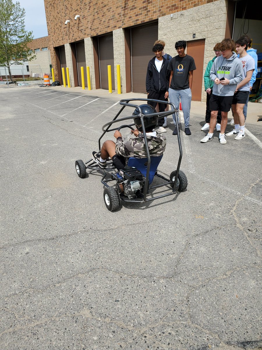 Novi High School Engineering Dept tweet media