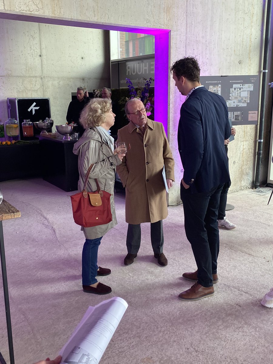 Eerste woningen in verkoop, wat een prachtige ontwerpen woneninelzenhagen.nl en een fantastische opkomst! <a href="/Blauwhoed/">Blauwhoed</a> @inspiringspace