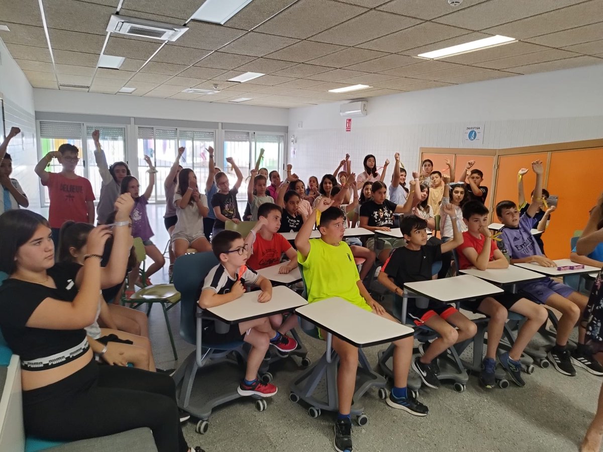 Esta mañana en CEIP Santa Florentina de La Palma, con el Curso Camino del Guerrero dando los premios con Miko. Felicidades a María Inglés!. Habrá más clasificados! Seguir en ello!. Lo hemos pasado en grande gracias chicos!!! #smarthealthyschools #smarthealthychildren