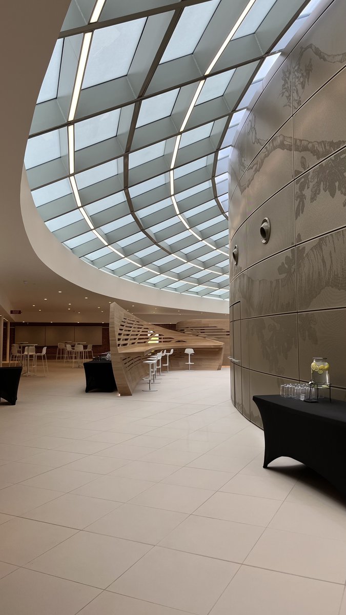 NatalieJessic10's tweet image. It was a pleasure to help teach the #Reproducibility and #Replicability course to students/staff at the  Wellcome @sangerinstitute yesterday. We even used some examples of science &apos;fraud&apos; from @MicrobiomDigest!

What a beautiful campus @wellcomegenome @wellcometrust