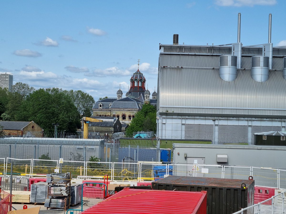 AlisonJArcher's tweet photo. Team @Thames21 visit to #TidewayHub #AbbeyMillsPumpingStation btwn #LeaNavigation and #Channelsea to see #SuperSewer site. Cleaner rivers, bring them on! https://t.co/Aqmcj7LLLJ