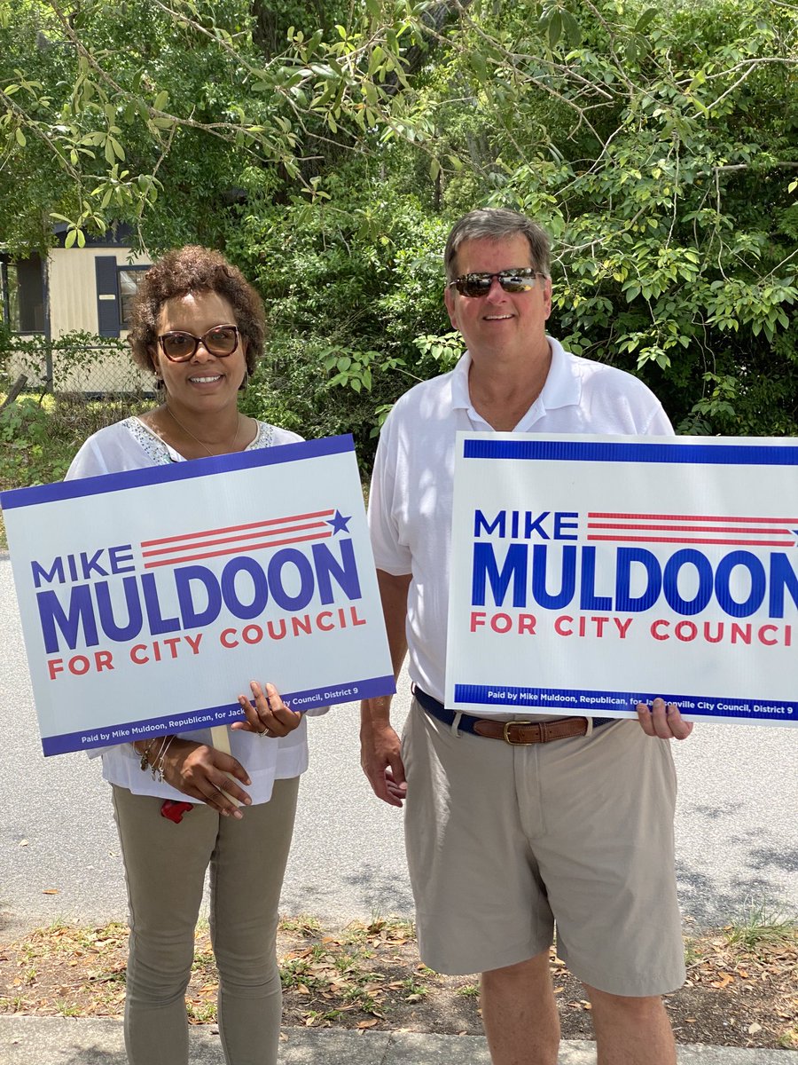 doonerjax's tweet photo. Brenda Priestly Jackson out waving signs today for the campaign at the Mary Lena Gibbs Community Center!!  A Stronger Jacksonville when both Rs, Ds and NPAs work together.  Thanks for the support!! https://t.co/EV8g8HYkkU