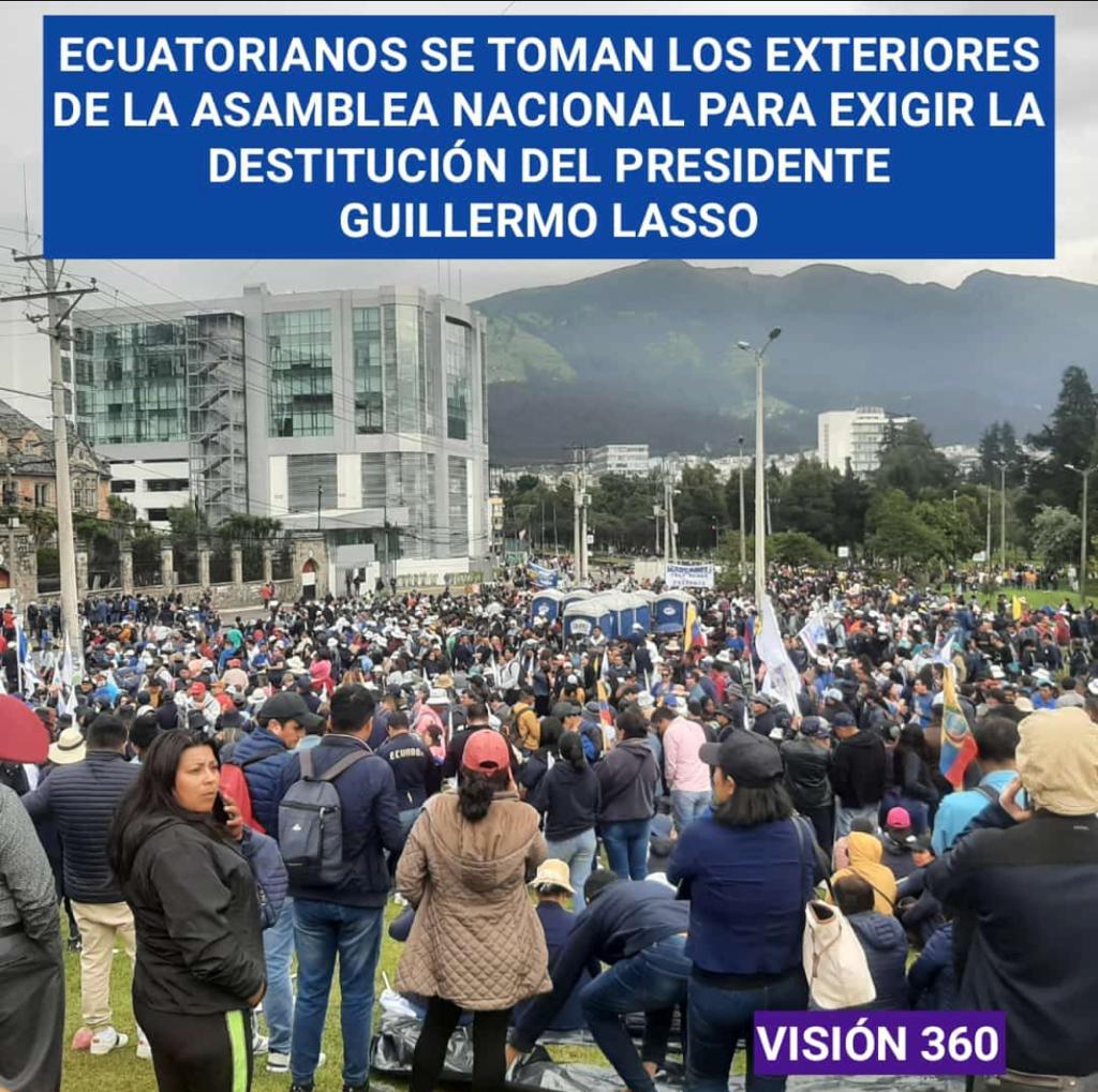 El pueblo de a pie se suma, en #Quito, para pedir la destitución del gobierno de turno.

#LassoSeVa