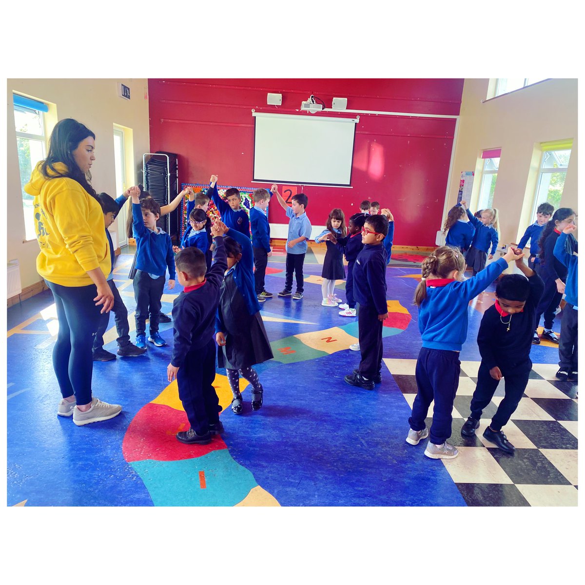 We had so much fun at our first dance lesson today with <a href="/SandraGanley_/">Sandra Ganley Dancer</a> 💃🏻 🕺🏽 We learned the basic moves for the waltz &amp; the jive. Watch this space!! 🪩 #dance <a href="/JivingJuniors/">Jiving Juniors</a>