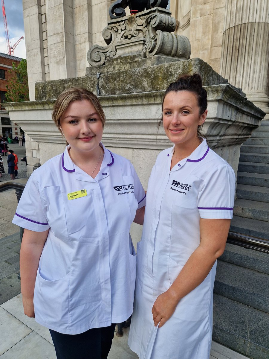 Our two fabulous student midwives that were part of the #FNFStudents procession @StPaulsLondon So proud! #studentmidwife @UOD_SONM @DerbyUni