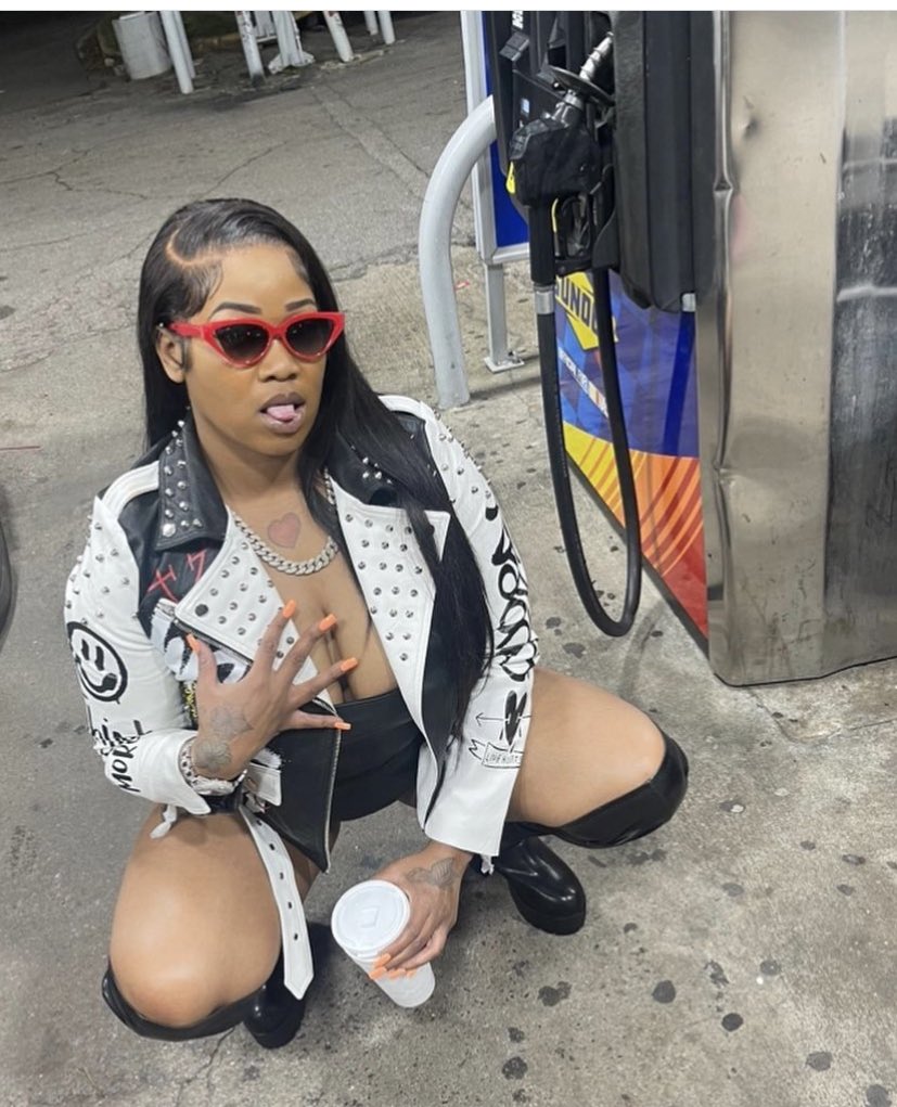 YoFavoriteTopic's tweet image. HE KNO THAT IM A BIG MAC N THESE OTHER HOES SOME KIDS MEALS🥱