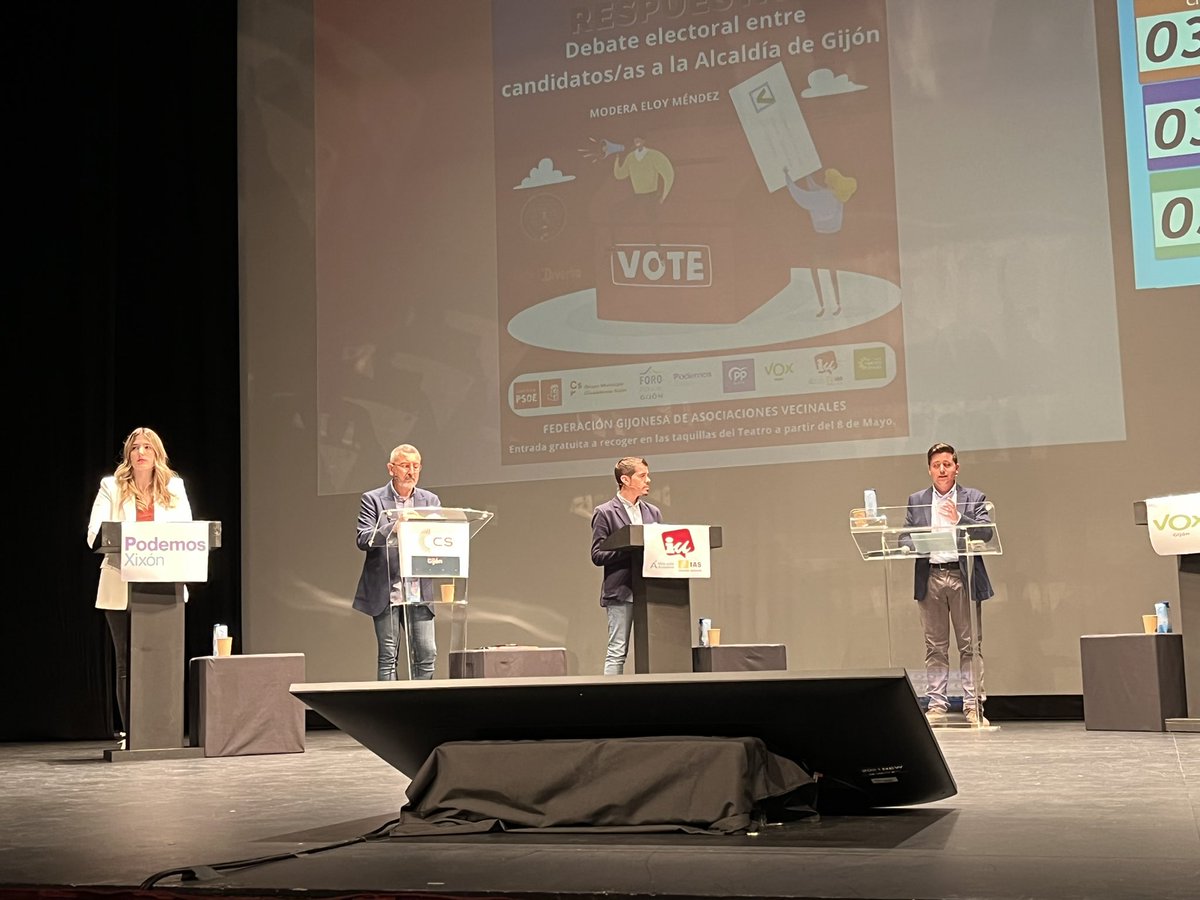 Sobre la contaminación, <a href="/jcfsarasola/">Jose Carlos Fdez. Sarasola 🖤🇪🇸</a> en el #DebateFAV:
“La licitación del Vial de Jove será una solución para el tráfico pesado; llevaba más de 20 años en el cajón y, casualmente, lo anuncian a 15 días de las elecciones; esperemos que no tarden otros 20 en ejecutarlo”