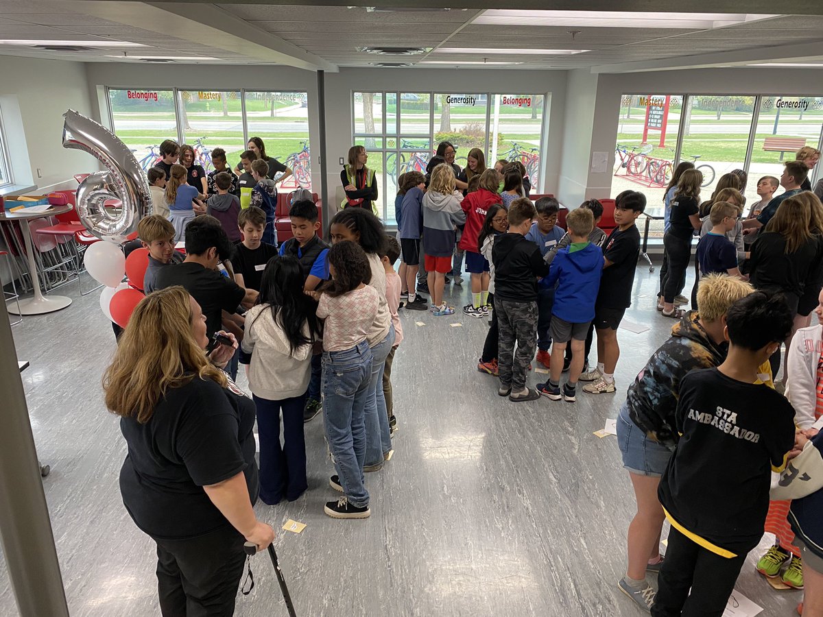 StThomasRD's tweet photo. Today we welcomed next years new Grade 6 students to STA! The hallways were buzzing. Thank you to our counselors for this amazing morning! @rdcrs https://t.co/BxGsiieLyr