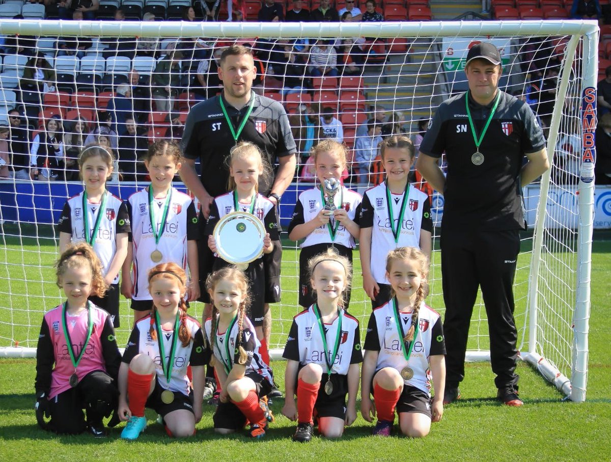 Sarah Ross tweet media