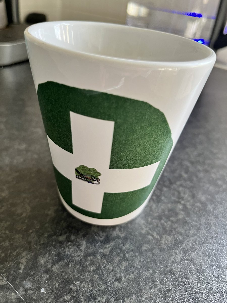 CeleTheMW's tweet photo. Me posting shit on Twitter then drinking tea from my General Hospital mug 😎 https://t.co/IEiWDbTyZF