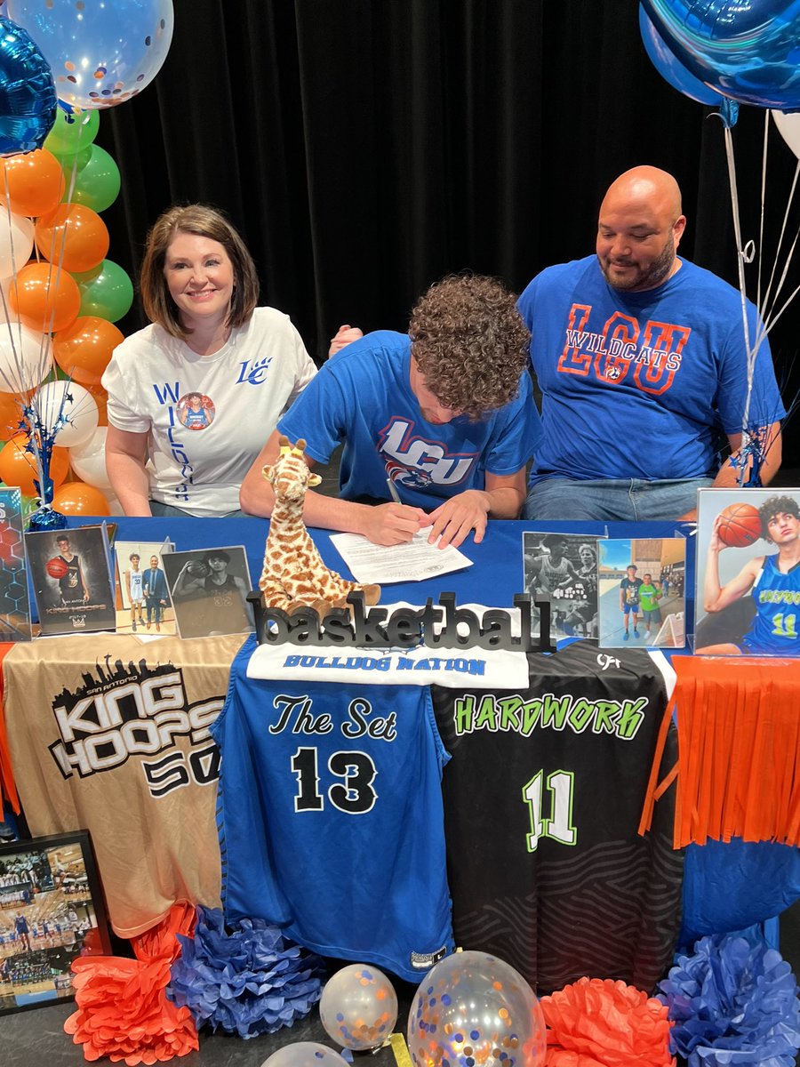 paulhpullinsjr's tweet photo. It’s official!  Tre signed to play basketball @LCU_MBSK. We are beyond proud of this kid! https://t.co/zNJgY5aXx5