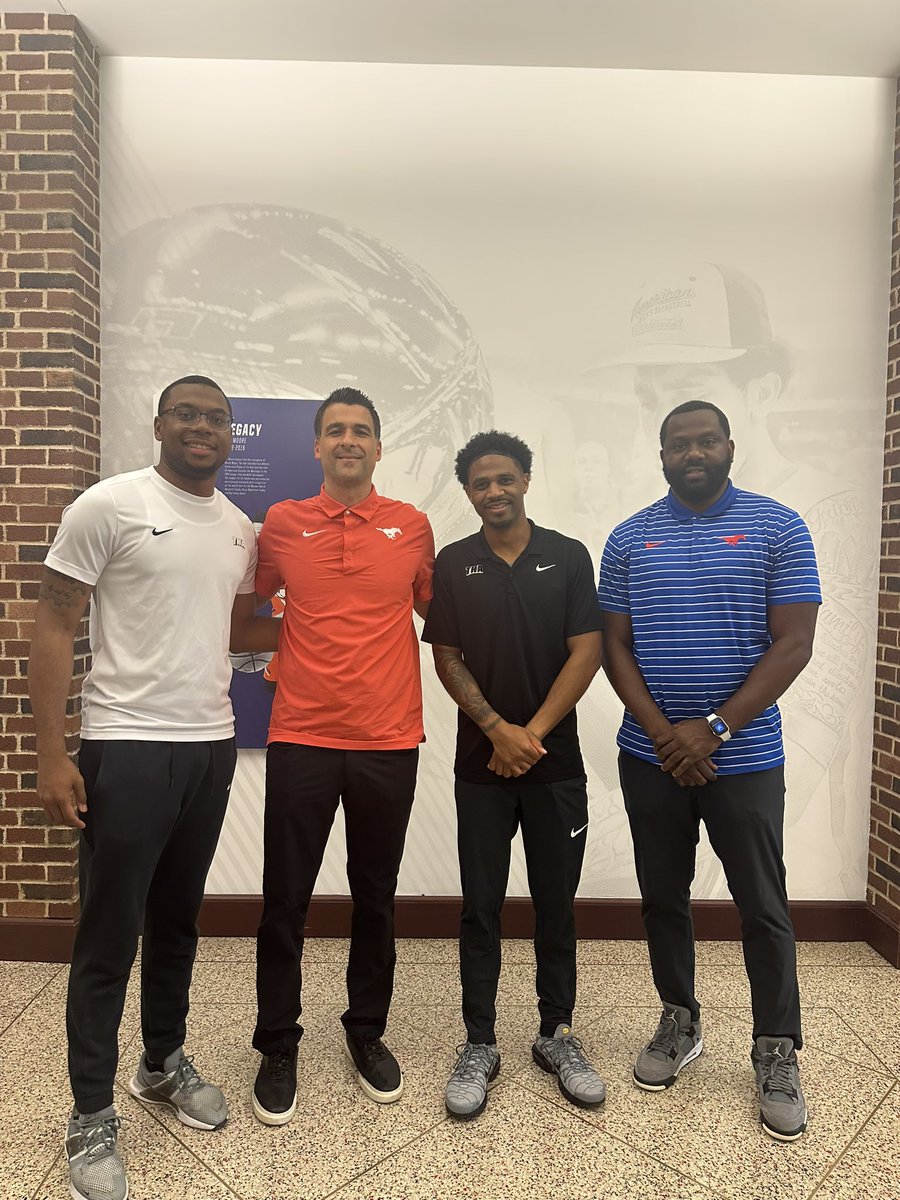 Coach Lake tweet media