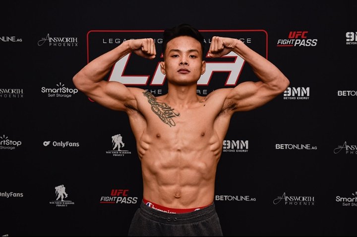 Taybazza041's tweet photo. An Ho fights this week, if you haven't watched him yet you should this Friday, he's got superstar potential training at @TheMMALAB. https://t.co/RRycZJc7iY