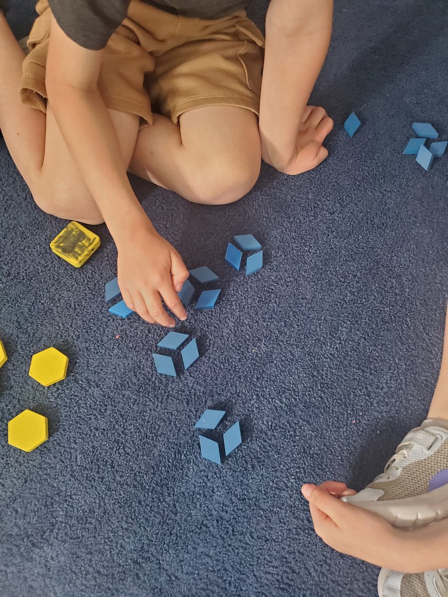 These 1/2s blew this 3-Act math task out of the water. Applying their fraction knowledge to this task like pros! 😍🤯